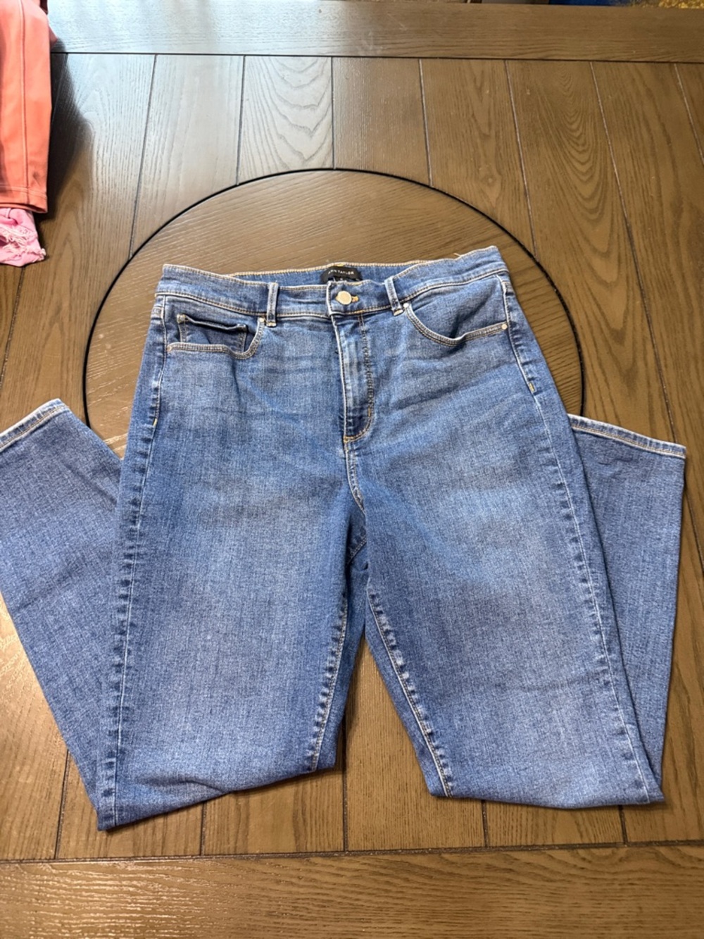 Ann Taylor Women's Blue Skinny straight leg Jeans. Excellent Condition!
